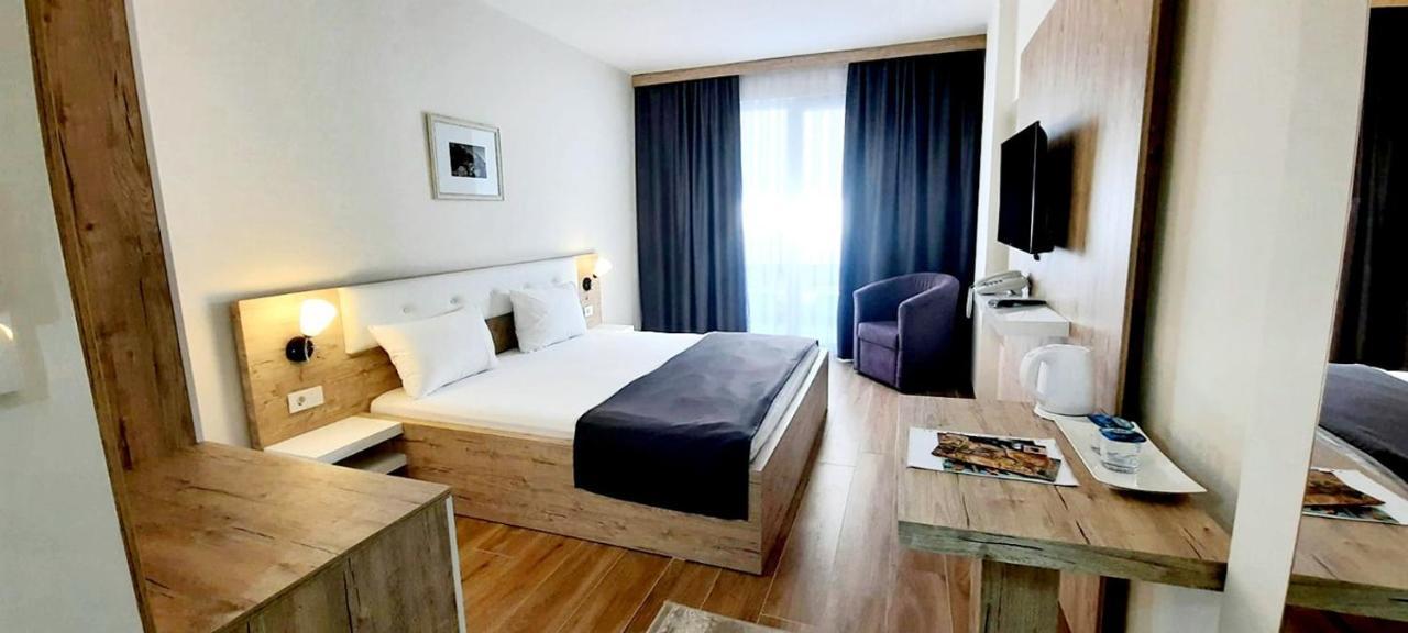 Hotel Doa Üsküp Dış mekan fotoğraf